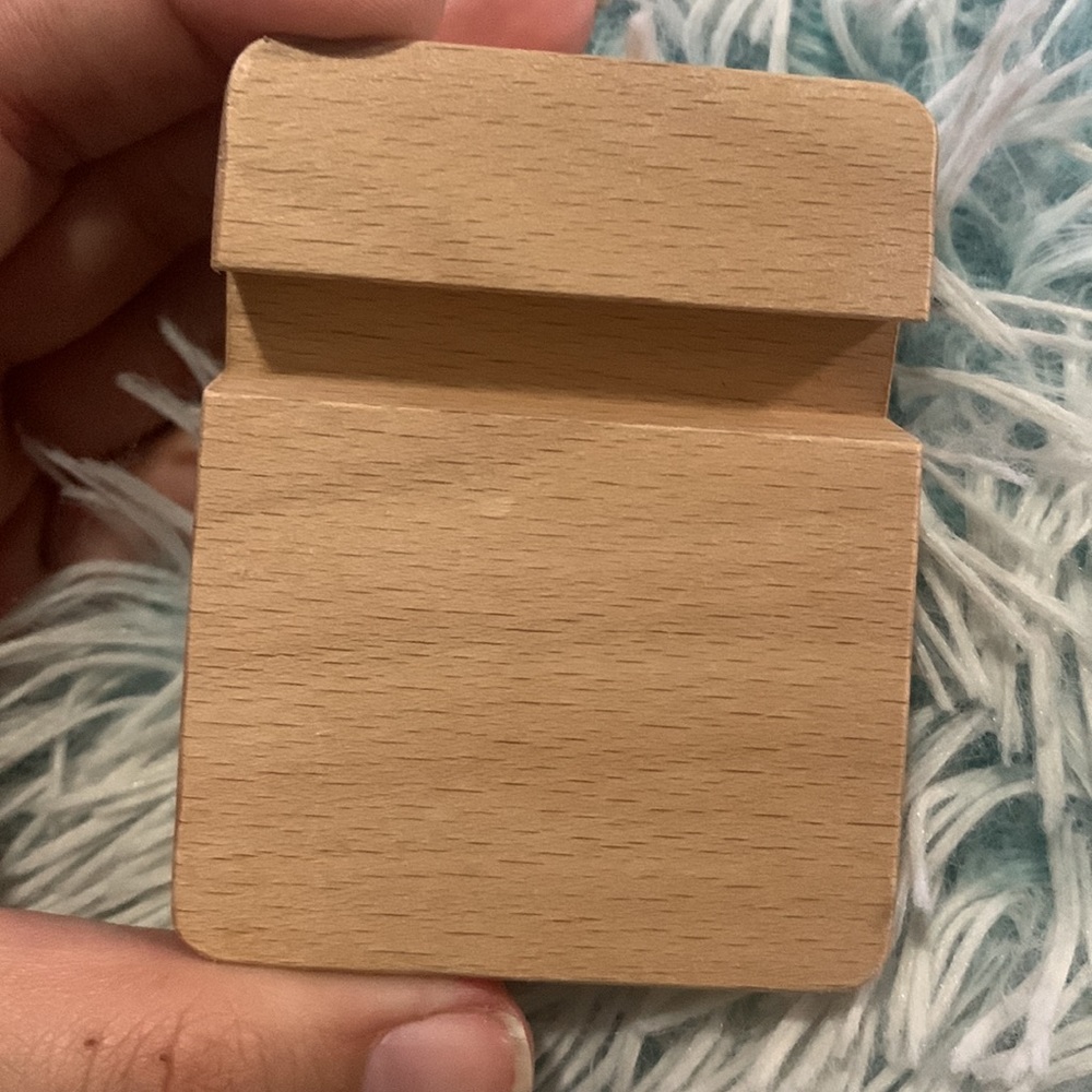 Wooden cell phone / tablet stand - Picture 5 of 5